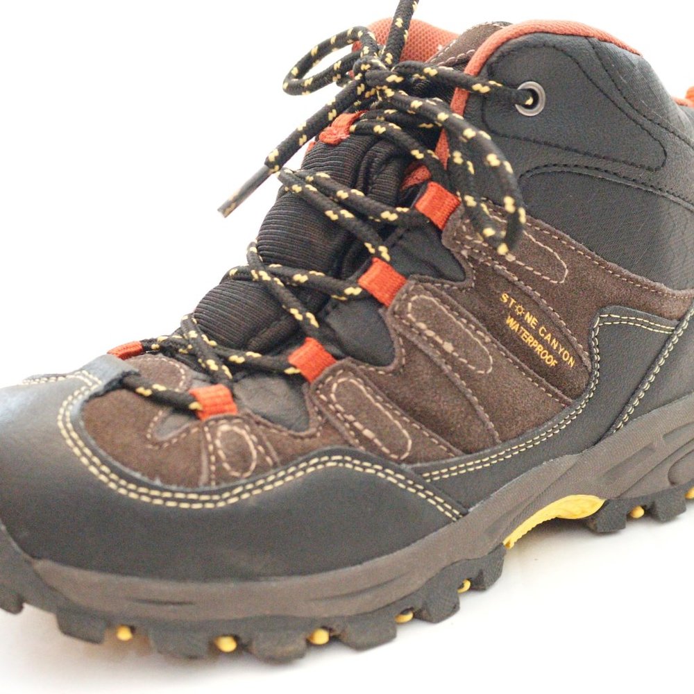 Boy's Stone canyon Waterproof Hiking Boot Size 5M